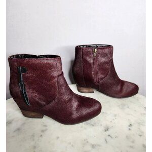 Boots Very Volatile Sz 8.5 Maroon Burgundy Purple Calfskin low heel Zip GUC Cake